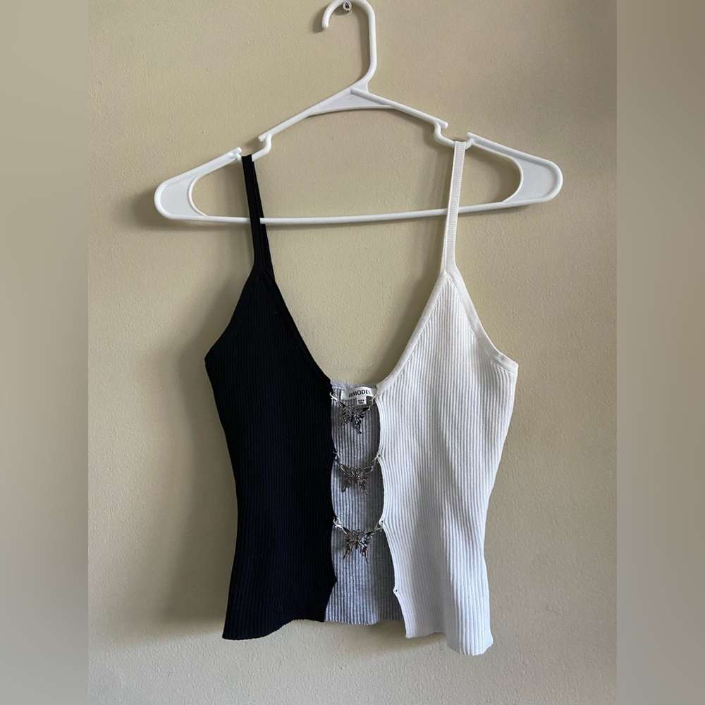 Cropped open chest tank top.